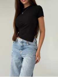 Жiноча базова футболка чорного кольору 33632