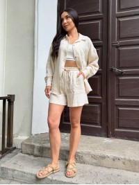 Мусліновий костюм із шортами бежевого кольору 33678