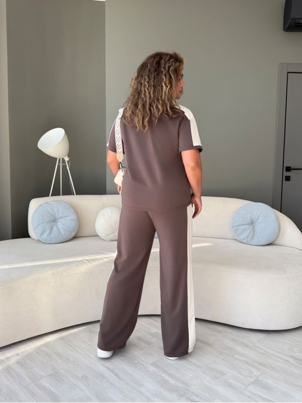 Легкий повсякденний костюм коричневого кольору 33726
