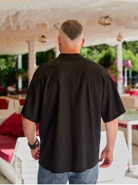 Чоловіча льняна сорочка-футболка чорного кольору 33732