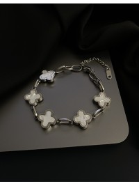 Браслет Конюшина замок карабін срібного кольору 33749