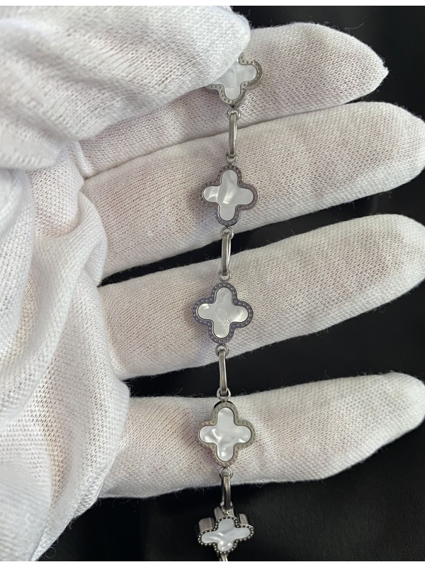 Браслет Конюшина замок карабін срібного кольору 33749