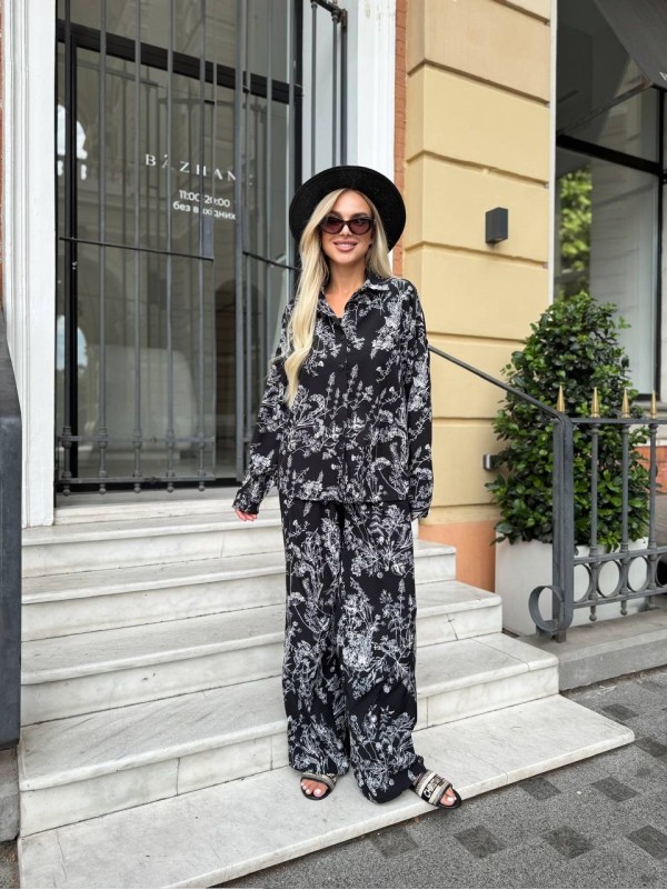 Жіночий прогулянковий костюм чорного кольору 33763