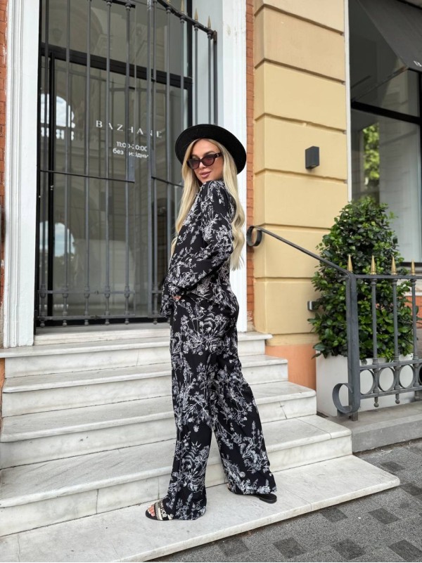 Жіночий прогулянковий костюм чорного кольору 33763