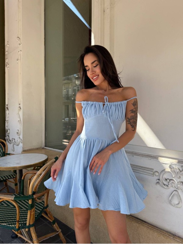 Сукня на бретельках міні блакитного кольору 33778