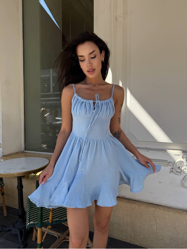 Сукня на бретельках міні блакитного кольору 33778