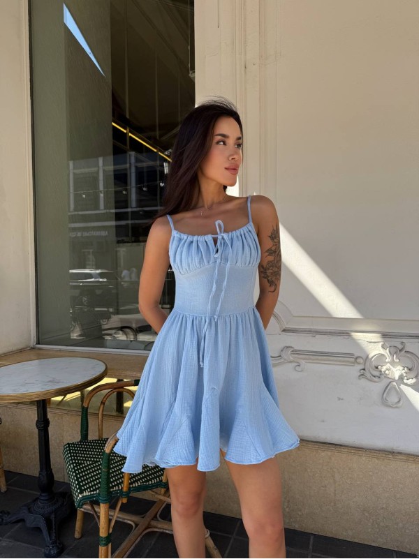 Сукня на бретельках міні блакитного кольору 33778