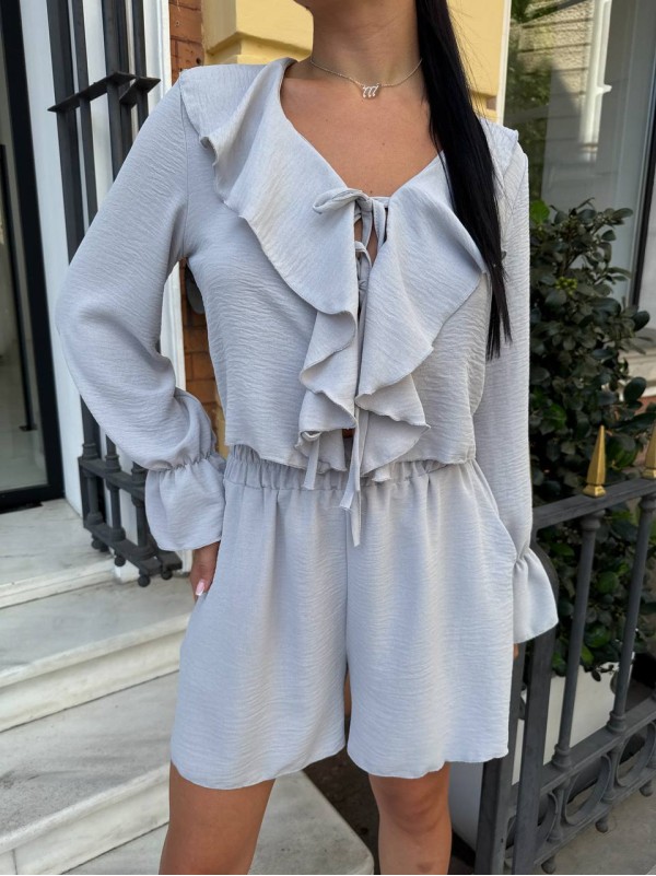 Яскравий прогулянковий костюм сірого кольору 33785