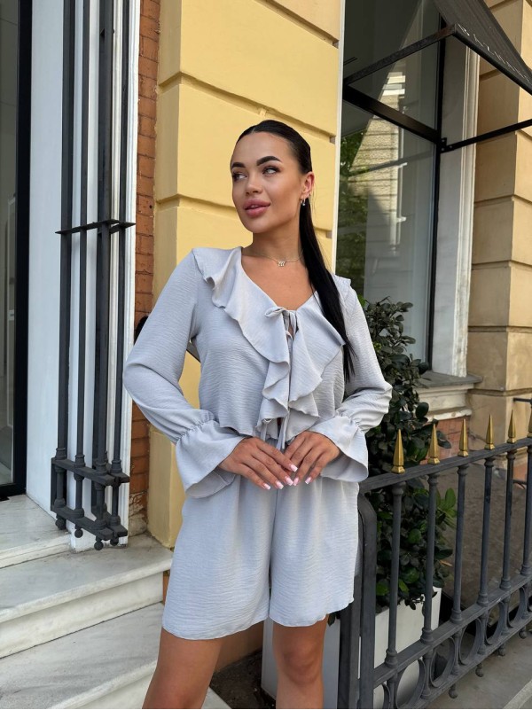 Яскравий прогулянковий костюм сірого кольору 33785