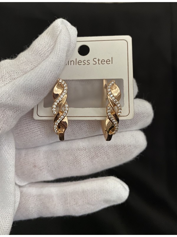 Сережки з плетінням англійський замок золотого кольору 33809