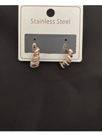 Сережки з білими вставками англійський замок золотого кольору 33814