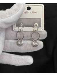 Сережки яблучка з камінчиками штифтовий замок срібного кольору 33817