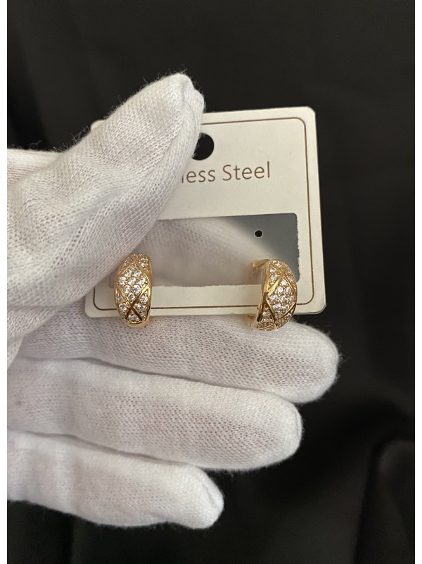 Сережки з камінчиками круглий замок золотого кольору 33818