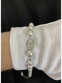 Ніжний браслет з перлинами замок карабін срібного кольору 33819