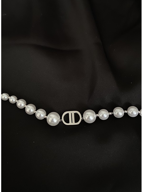 Ніжний браслет з перлинами замок карабін срібного кольору 33819