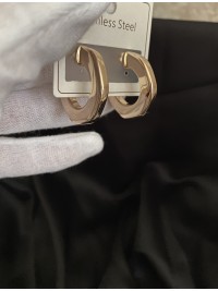 Легкі сережки кільця золотого кольору 33824