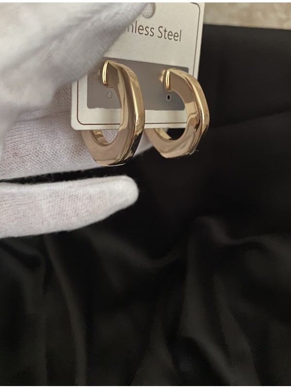 Легкі сережки кільця золотого кольору 33824