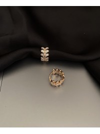 Сережки гілочка з камінцями круглий замок золотого кольору 33827