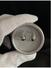 Сережки крапелька з камінцями англійський замок срібного кольору 33830