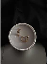 Сережки зайчики з камінцями круглий замок золотого кольору 33831