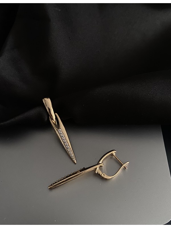 Сережки з камінцями англійський замок золотого кольору 33843