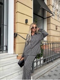 Жіночий прогулянковий костюм чорного кольору 33763