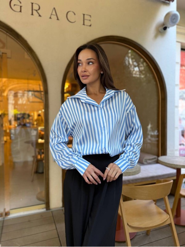 Шовкова жіноча сорочка у смужку блакитного кольору 33927