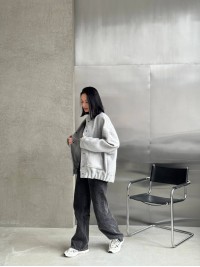 Жіночий вiльний бомбер сiрого кольору 33937