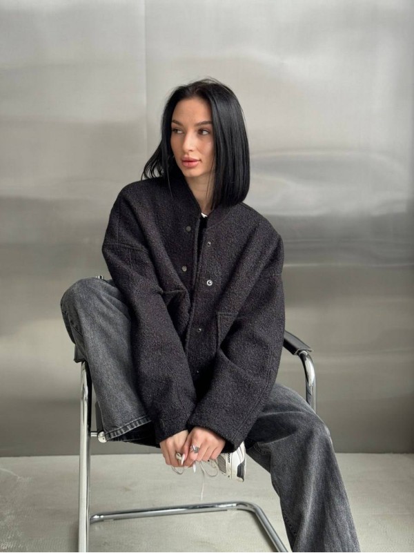 Жіночий вiльний бомбер чорного кольору 33938