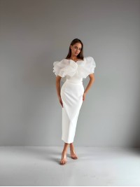 Класична спідниця-олiвець мiдi молочного кольору 33980