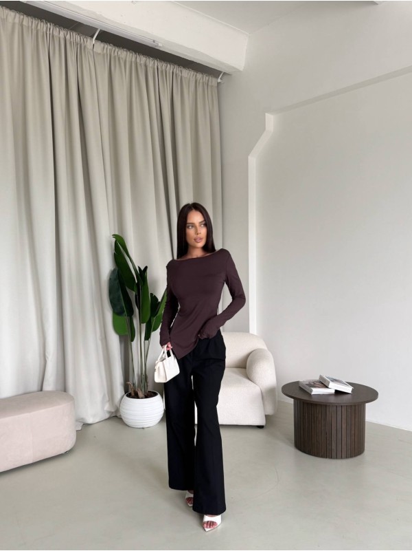 Жіночий асиметричний лонгслів коричневого кольору 33987