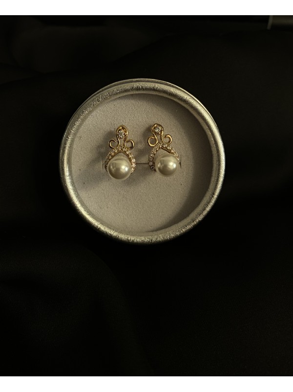 Сережки Перлина з камінчиками англійський замок золотого кольору 34000