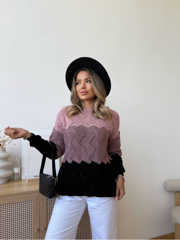 Легкий жіночий светр чорного кольору 34008