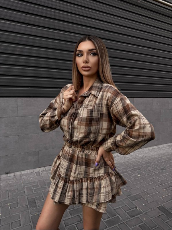 Жіночий костюм зі спідницею в клітку бежевого кольору 34043