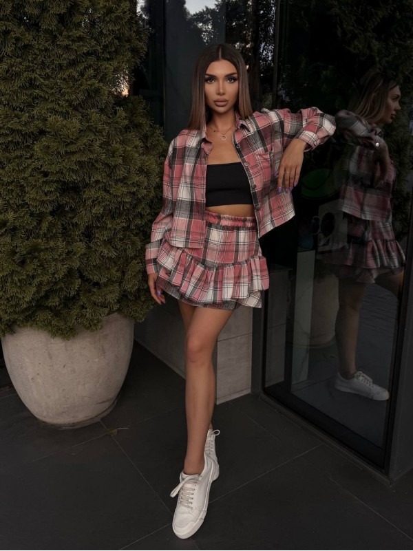 Жіночий костюм зі спідницею в клітку пудрового кольору 34049