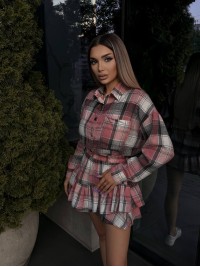 Жіночий костюм зі спідницею в клітку пудрового кольору 34049