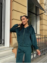 Велюровий жіночий костюм зеленого кольору 34058