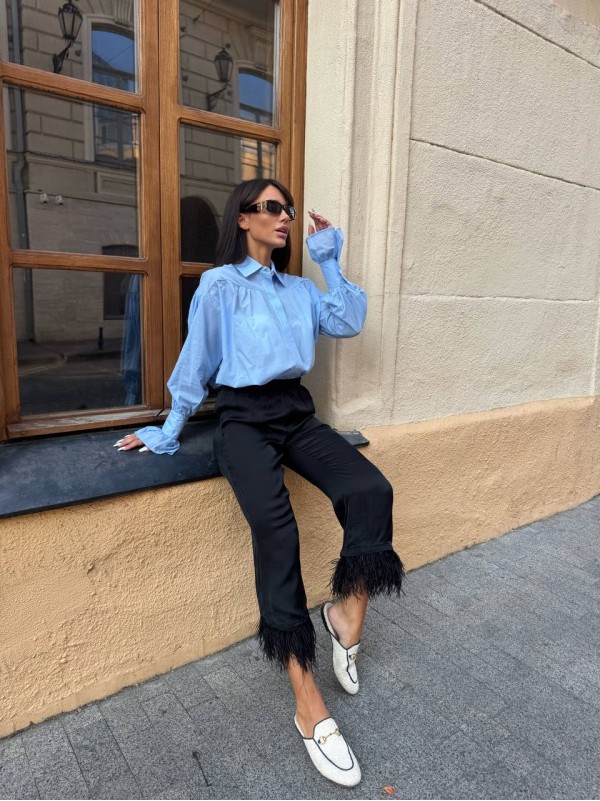 Бавовняна жіноча сорочка з стильним рукавом блакитного кольору 34063