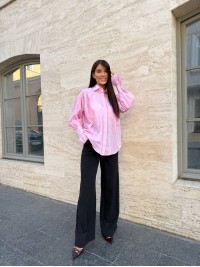 Бавовняна жіноча сорочка з стильним рукавом рожевого кольору 34064