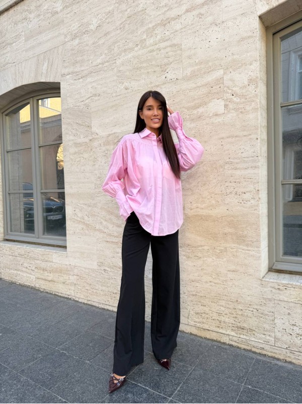 Бавовняна жіноча сорочка з стильним рукавом рожевого кольору 34064