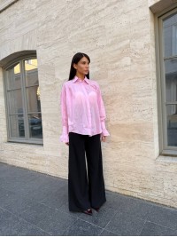 Бавовняна жіноча сорочка з стильним рукавом рожевого кольору 34064