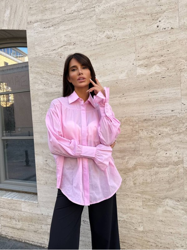 Бавовняна жіноча сорочка з стильним рукавом рожевого кольору 34064