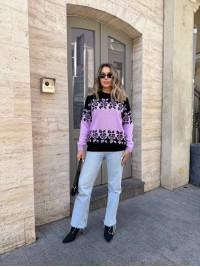 Жіночий светр з квітковим орнаментом бузкового кольору 34078