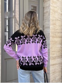 Жіночий светр з квітковим орнаментом бузкового кольору 34078