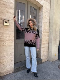 Жіночий светр з квітковим орнаментом пудрового кольору 34079