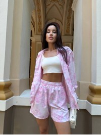 Жіночий прогулянковий костюм з шортами рожевого кольору 34083