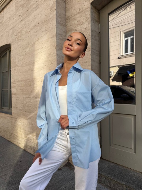 Бавовняна жіноча сорочка блакитного кольору 34086