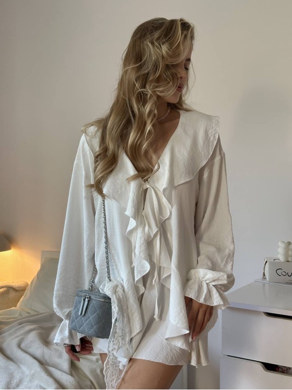 Жіночий легкий костюм (сорочка+шорти) з рюшами молочного кольору 34116