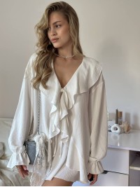 Жіночий легкий костюм (сорочка+шорти) з рюшами молочного кольору 34116