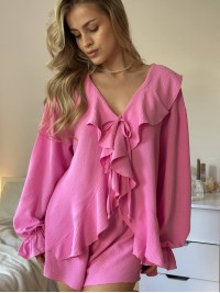 Жіночий легкий костюм (сорочка+шорти) з рюшами рожевого кольору 34117